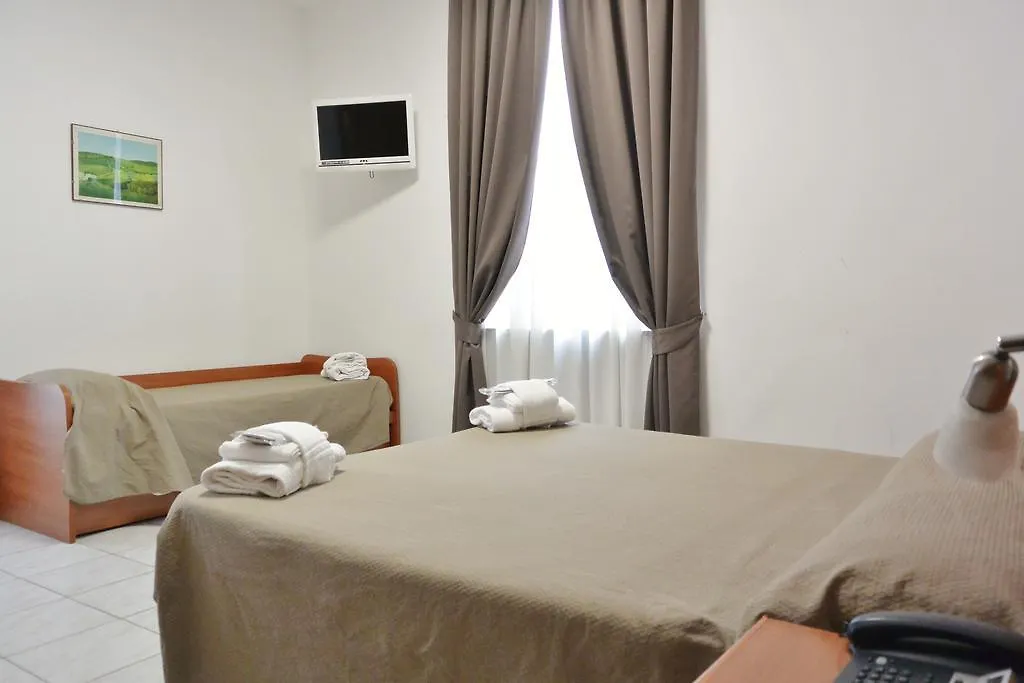 **  Hotel Trentina Milan Italie