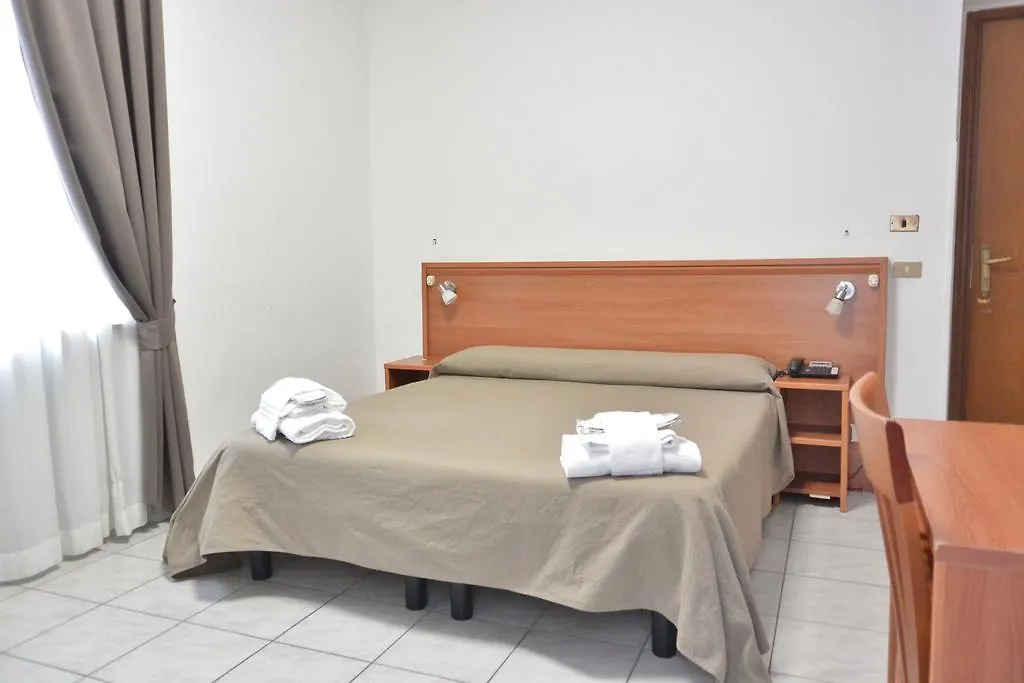 Hotel Trentina Μιλάνο 2*,  Ιταλία
